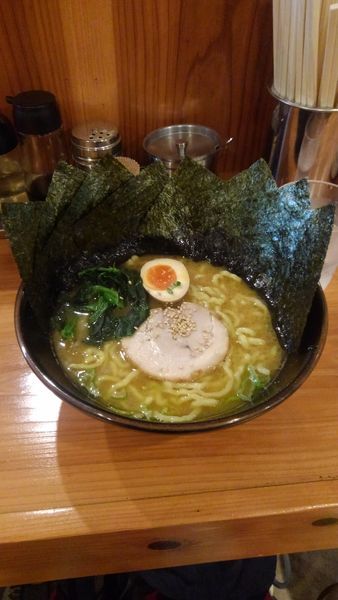 「豚骨醤油ラーメン(海苔増し)」@横浜らーめん ねぎし家の写真