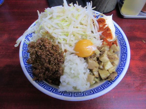 「まぜそば　ごま味噌（７５０円）＋小結５０円」@明神角ふじの写真