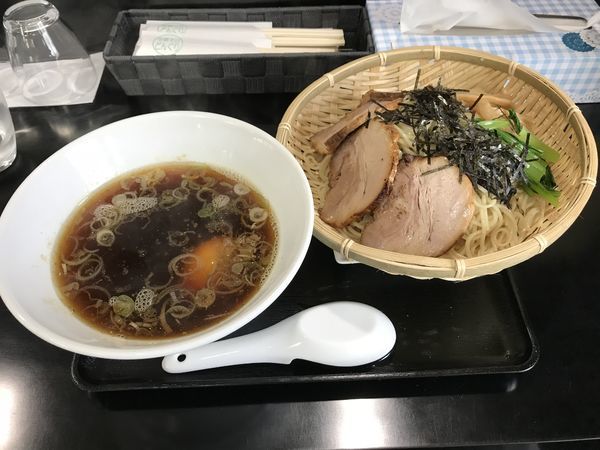 「ざる中華(淡麗)2玉 + クーポン炙りチャーシュー 2枚」@中華そば どんぐりの写真