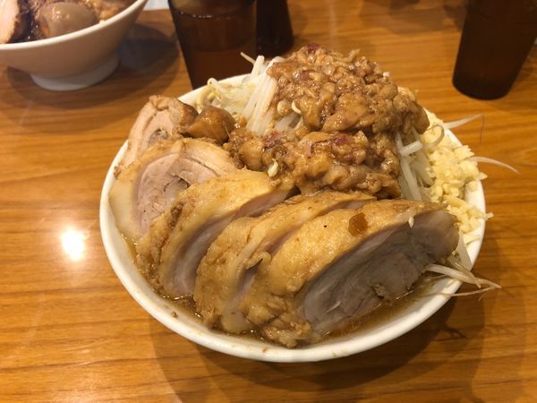 「小豚ニンニクアブラ増し」@麺屋 歩夢の写真