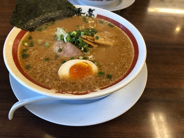 「醤油豚骨ラーメン」@ラーメン屋 壱番亭 境店の写真