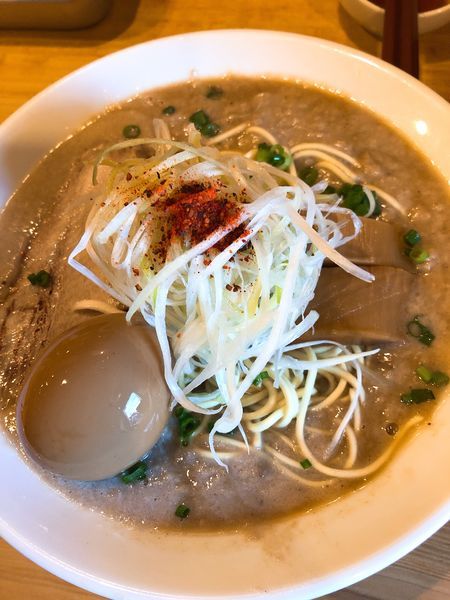 「鶏だく ¥800＋煮玉子 ¥100」@麺屋 極鶏 一乗寺本店の写真