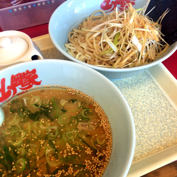 「醤油つけ麺　740円　味付けネギ　0円」@山岡家 館林店の写真