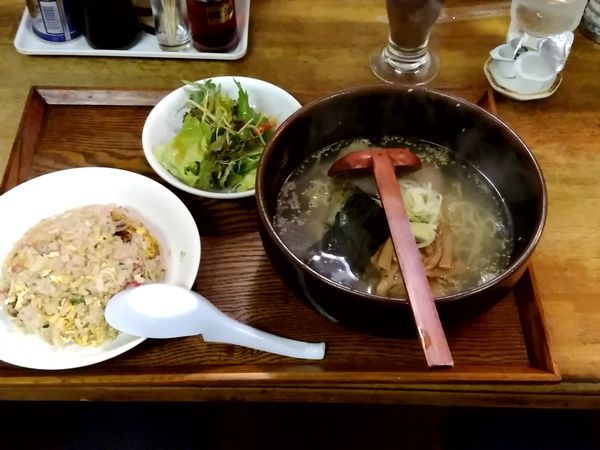 「チャーハンセット(塩ラーメン＋チャーハン)900円」@らーめん・ぎょーざ たつきの写真