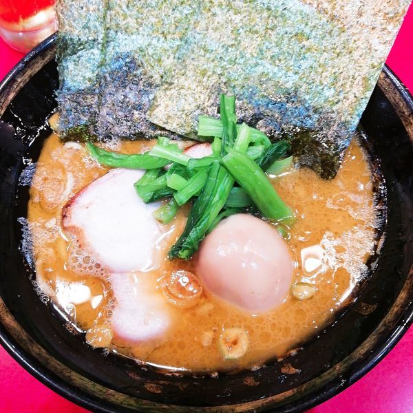 「ラーメン小＋味玉」@家系総本山 ラーメン吉村家の写真