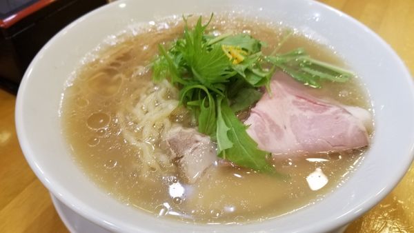 「柚子しお中華そば」@自家製中華そば 麺の虜の写真