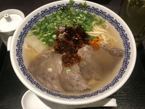 「蘭州牛肉面（三角麺）（880円）」@馬子禄 牛肉面の写真