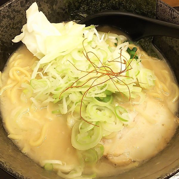「鶏とん醤油ラーメン＋ネギ」@拉麺 浜田屋の写真