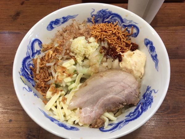 「まぜそば(温泉玉子なし)並(全マシ)680円」@ジャンクガレッジ 大宮2号店の写真