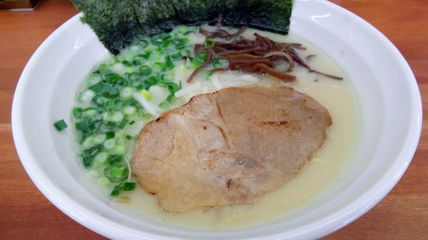 「白ラーメン＋鶏天丼」@九州ラーメン 豚秀の写真
