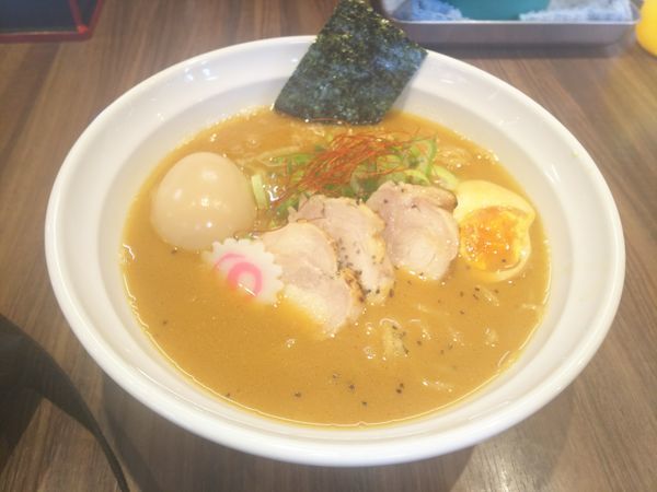 「濃厚鶏白湯 大盛 煮卵」@麺屋 ひかりの写真