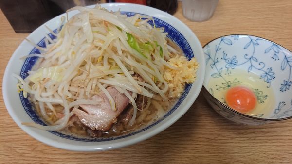 「ラーメン ニンニク 生たまご」@ラーメン二郎 栃木街道店の写真