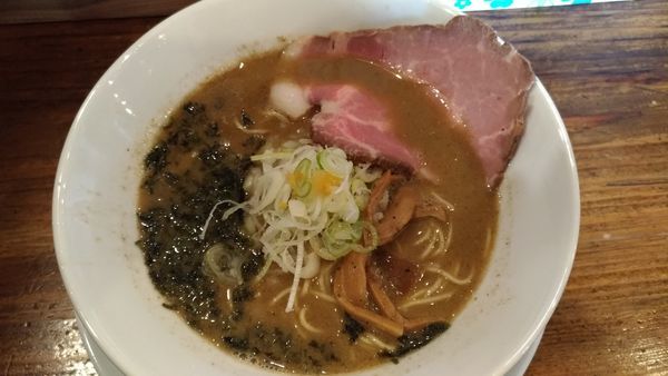 「極み煮干し白湯そば」@中華そば専門店 ほおじろの写真