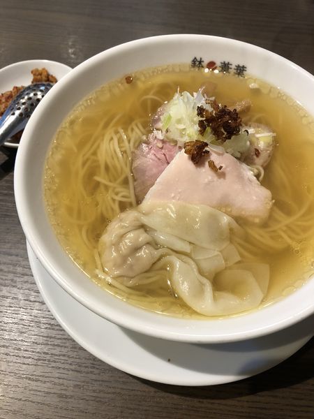「塩ワンタン麺+台湾ミンチ」@らーめん 鉢ノ葦葉の写真