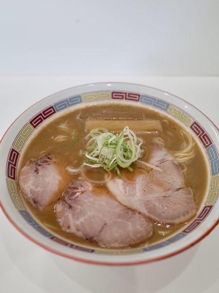 「煮干鰮豚骨らーめん…750円」@煮干鰮豚骨らーめん 嘉饌の写真