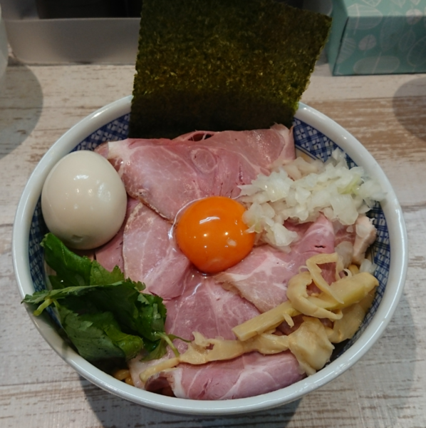 「特製濃厚たまごのまぜそば」@中華そば 四つ葉の写真