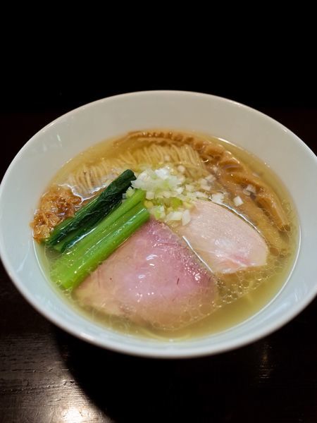 「塩らぁ麺…750円」@らぁ麺 すぎ本の写真