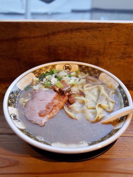「すごい煮干ラーメン…850円」@すごい煮干ラーメン凪 新宿ゴールデン街店 本館の写真