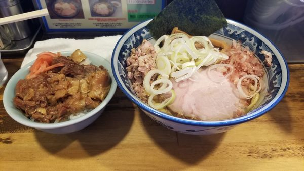 「まぜそば小730円+ミニ牛すじ丼250円」@兎に角 松戸店の写真