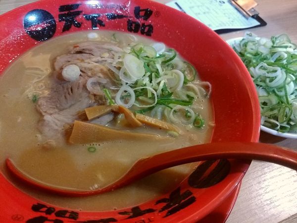 「こってりラーメン820円＋ネギ特大120円－ランチ割100円」@天下一品 西梅田店の写真