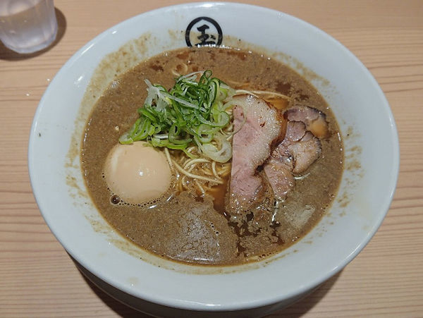 「抜群煮干しらーめん」@東京煮干し らーめん 玉 東京駅店の写真