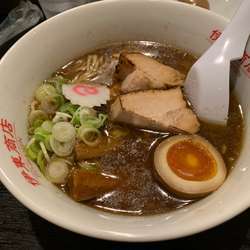 魚介醤油チャーシュー麺