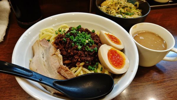 「限定/濃厚肉味噌和えそば+中盛り+チャーシュー+ネギめし」@ラーメン 大山家 昭島店の写真