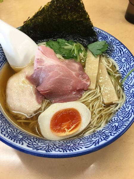 「煮干そば白醤油＋いわし丼」@中華そば よしかわの写真