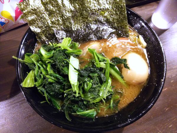 「ラーメン＋ほうれんそう＋味玉＋半ライス　計860円」@家系ラーメン クックらの写真