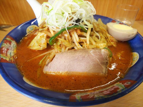 「鉄火麺野菜増し1000円」@味源 河辺店の写真