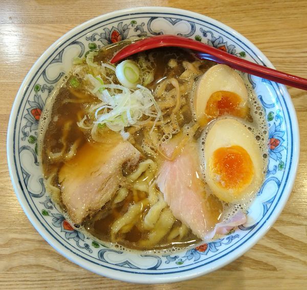 「煮干 味玉」@くじら食堂 nonowa東小金井店の写真