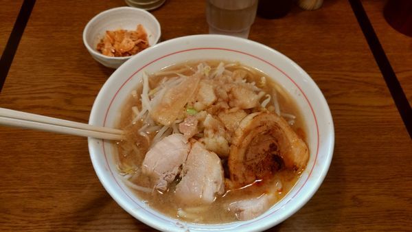 「ラーメン並200g細麺+食べるラー油+炙り豚」@眞久中の写真