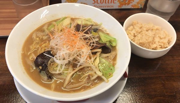 「濃厚みそラーメン(限定)＋煮干し炊き込みご飯」@拉麺一匠 DEAD OR ALIVEの写真