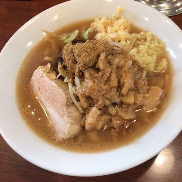 「ラーメン720円（全マシ＋野菜少め）」@メガガンジャの写真
