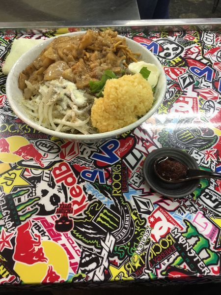 「まぜそば辛味別皿プラス半ライス」@麺や 盛多の写真