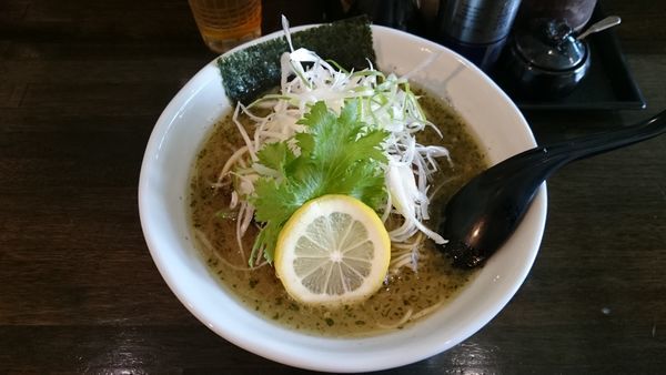 「塩バジルら～めん800円」@麺屋はじめの写真