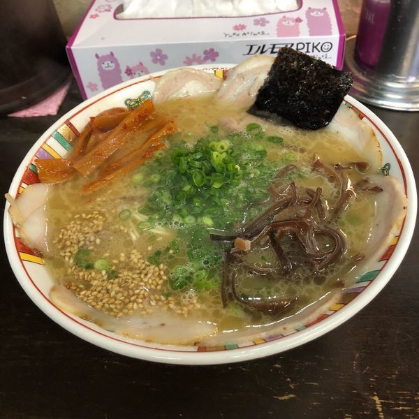 「焼豚ラーメン（大）＋替玉（無料）」@なかつ宝来軒 別府店の写真