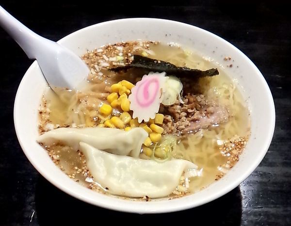 「塩ラーメン 水餃子２個入り」@自家製麺 名無しの写真