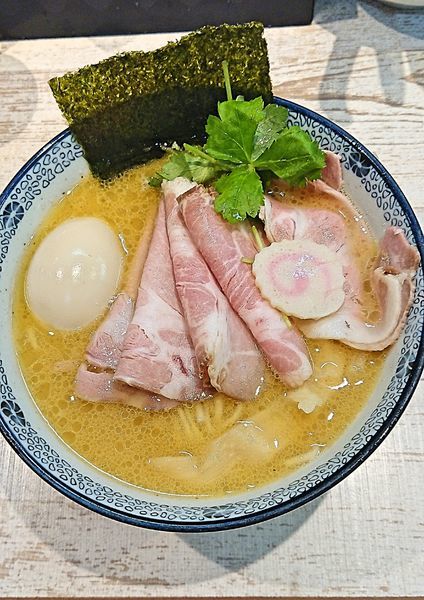 「特製地鶏と鰹の白湯」@中華そば 四つ葉の写真