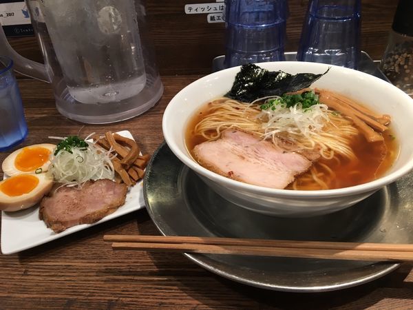 「醤油の旨味そば 3点盛り」@Tomboの写真