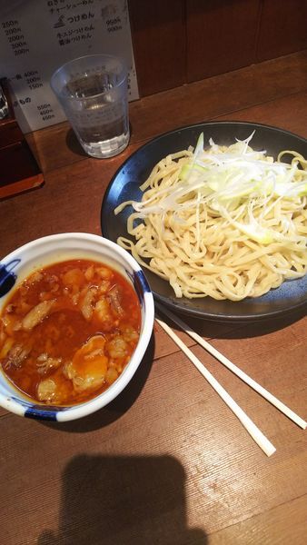 「牛すじつけ麺　950円」@八木屋の写真
