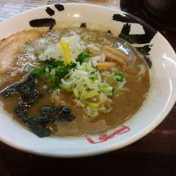 煮干し豚骨ラーメン