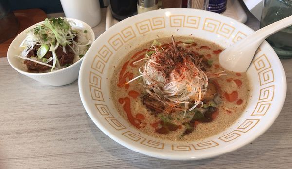 「担々麺＋豚飯(800円＋200円)」@MENYA free styleの写真