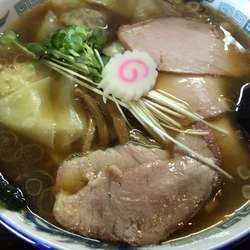 ワンタンメン890円