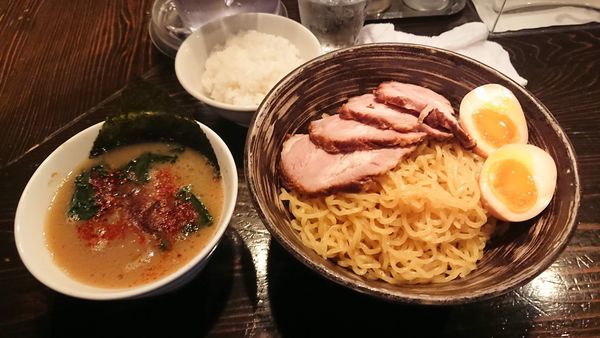 「つけ麺ちゃーしゅう4枚 1100円 + 半ライス」@天虎の写真