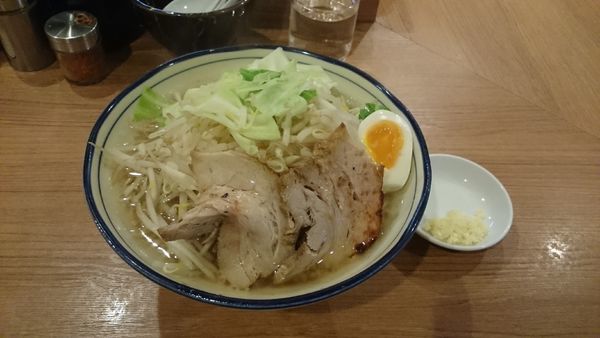 「醤油とんこつ・大盛・柔らかめ(ヤサイアブラ)￥８９０」@らーめん勇の写真