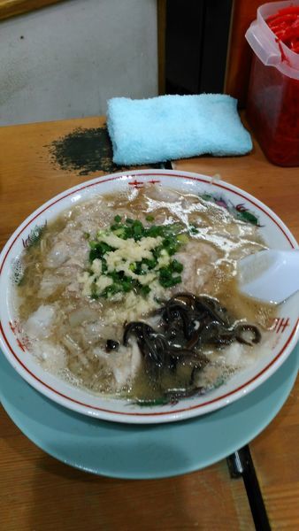 「にんにくラーメン」@しぇからしか 梅田店の写真