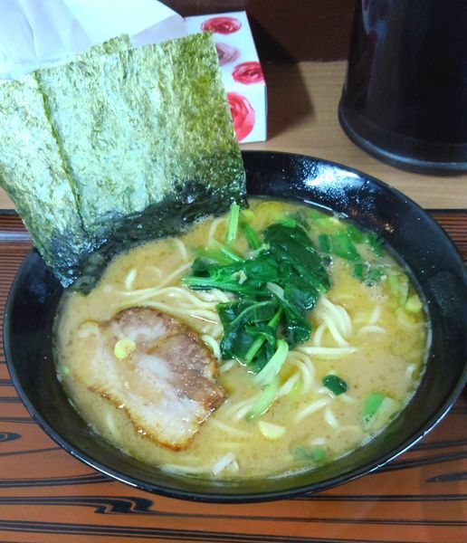 「豚骨醤油ラーメン(海苔増し)」@楽萬家の写真