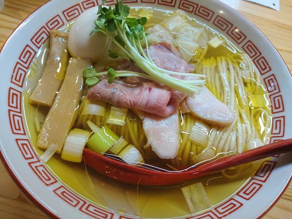 「(松)特級中華そば(白醤油)」@自家製麺 くろ松の写真