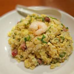 昔ながらの鴻楽炒飯